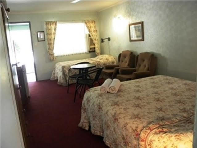 Beerwah Glasshouse Motel Εξωτερικό φωτογραφία