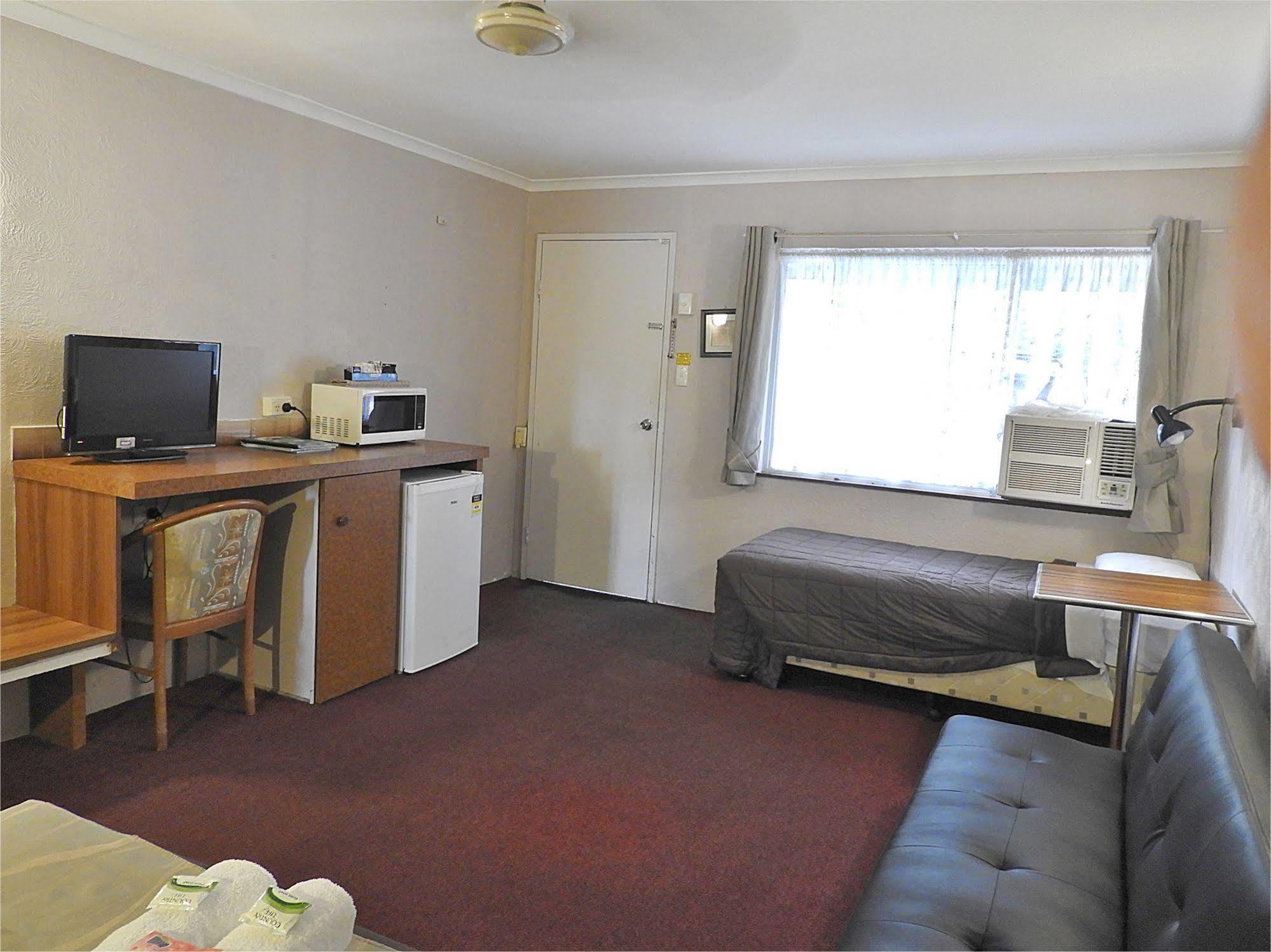 Beerwah Glasshouse Motel Εξωτερικό φωτογραφία