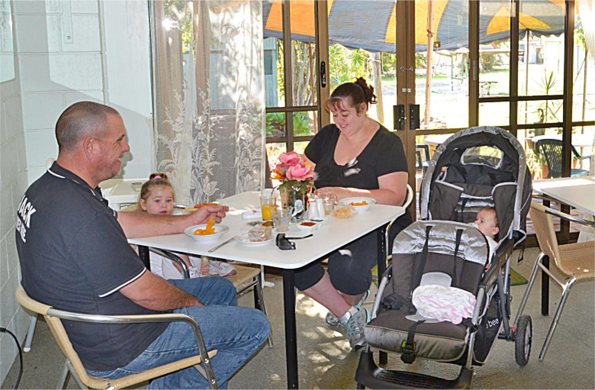 Beerwah Glasshouse Motel Εξωτερικό φωτογραφία