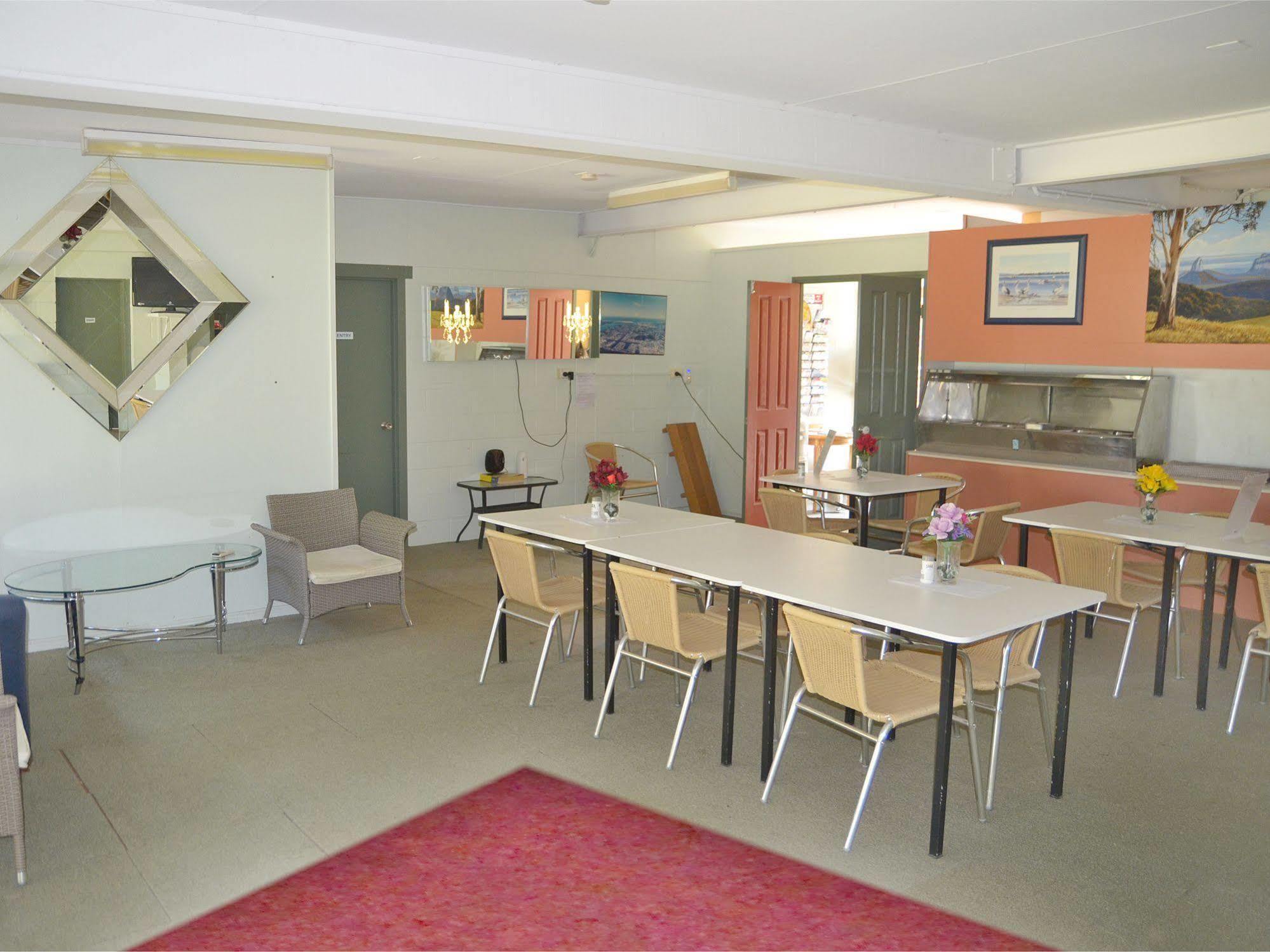 Beerwah Glasshouse Motel Εξωτερικό φωτογραφία
