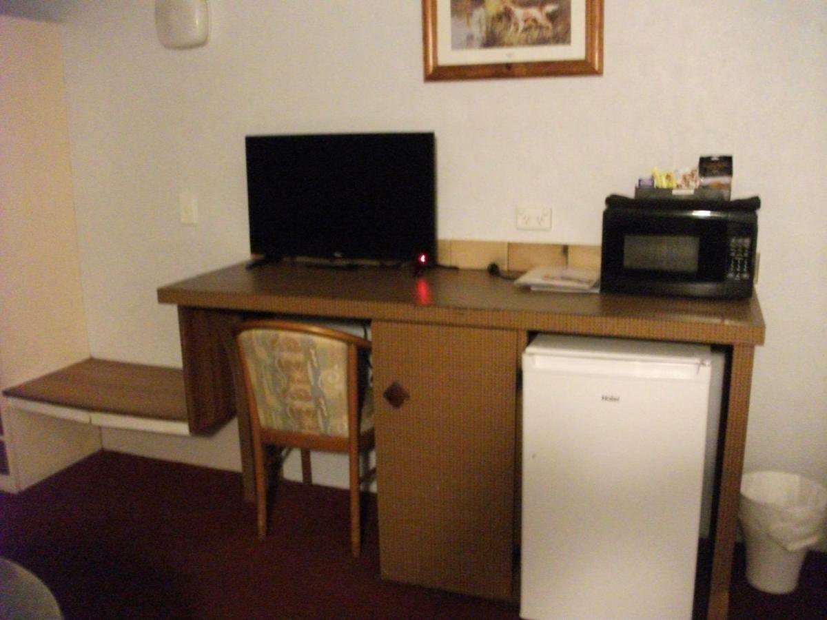 Beerwah Glasshouse Motel Εξωτερικό φωτογραφία