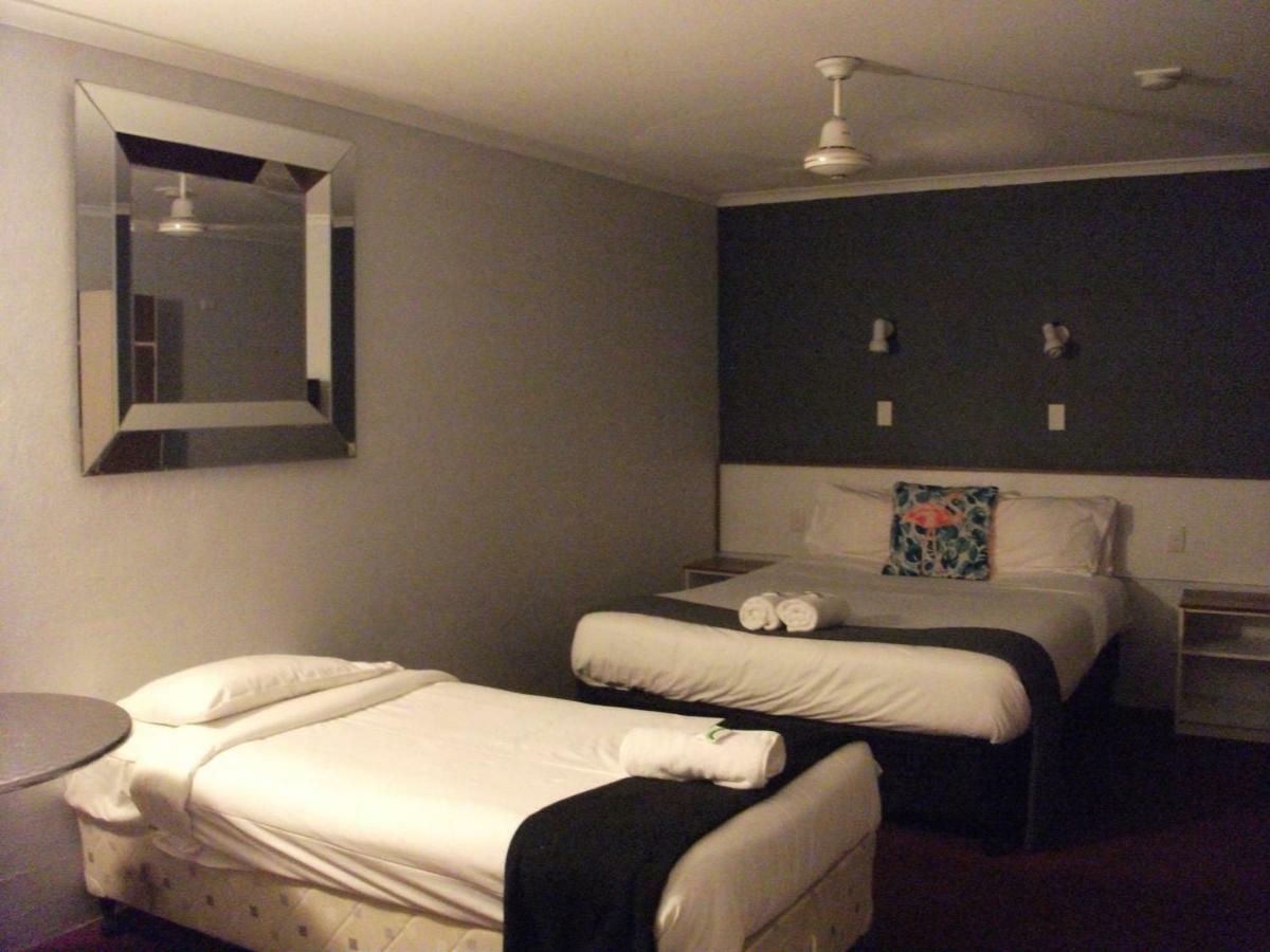 Beerwah Glasshouse Motel Εξωτερικό φωτογραφία